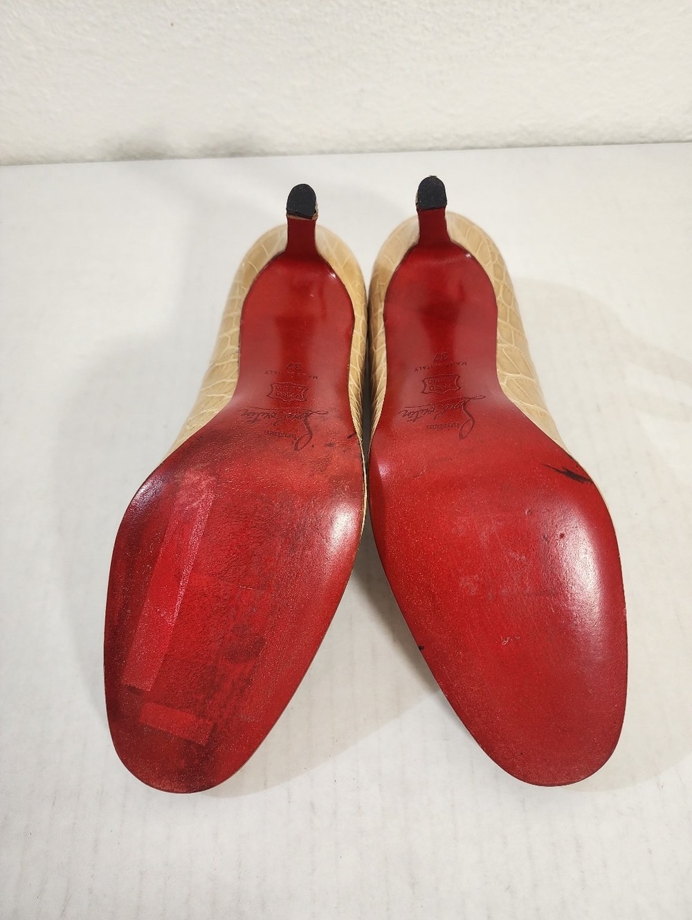 Christian Louboutin Vintage Nude Embossed Leather Cap Toe Pumps Heels EU 37 - Picture 13 of 14